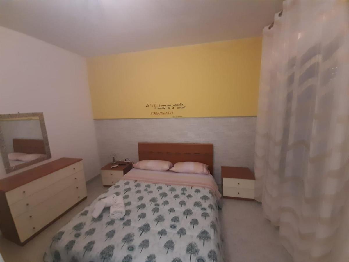 Il Casale Di Zi'Leo Bed & Breakfast Кампомарино Екстериор снимка