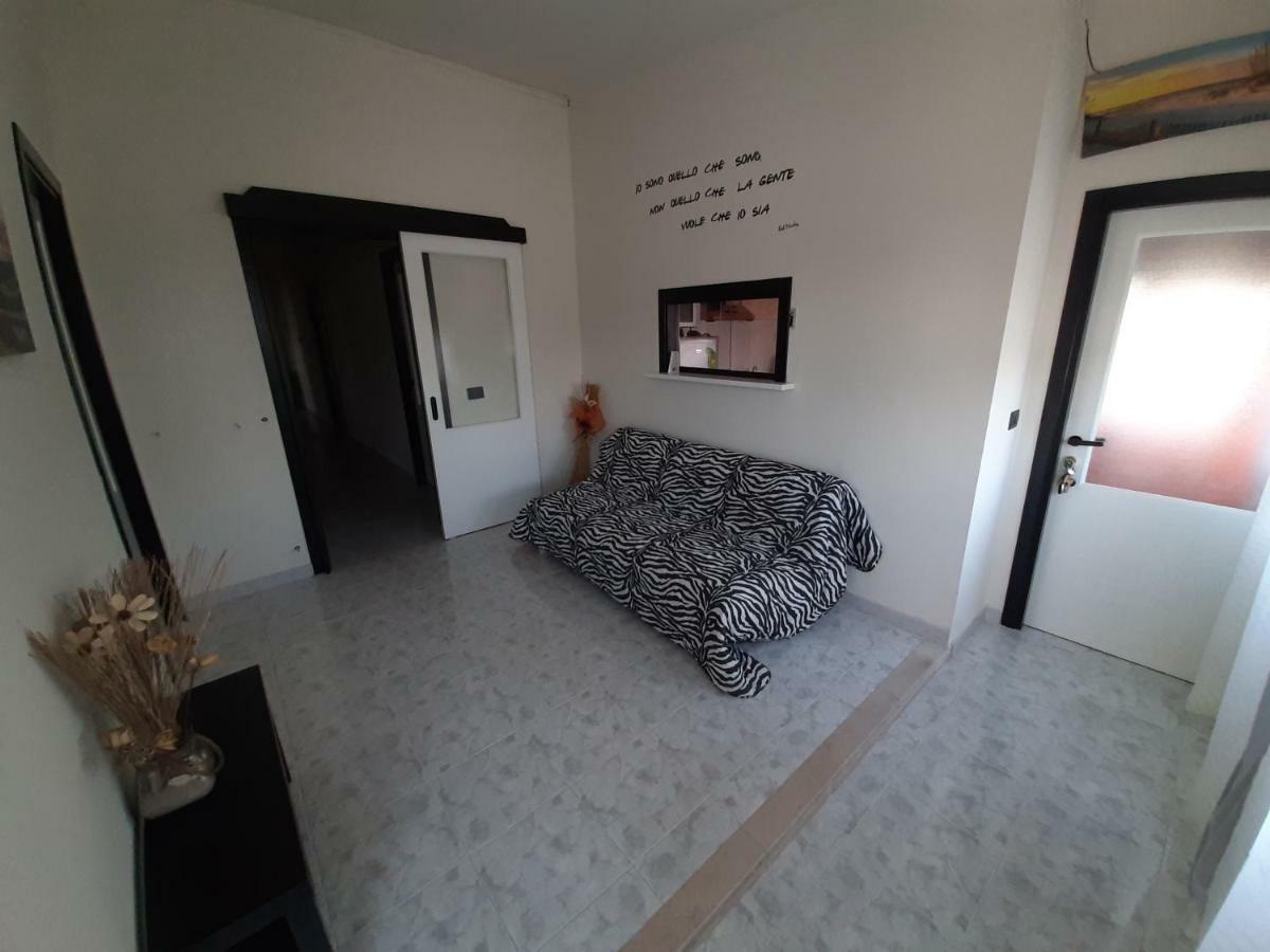 Il Casale Di Zi'Leo Bed & Breakfast Кампомарино Екстериор снимка
